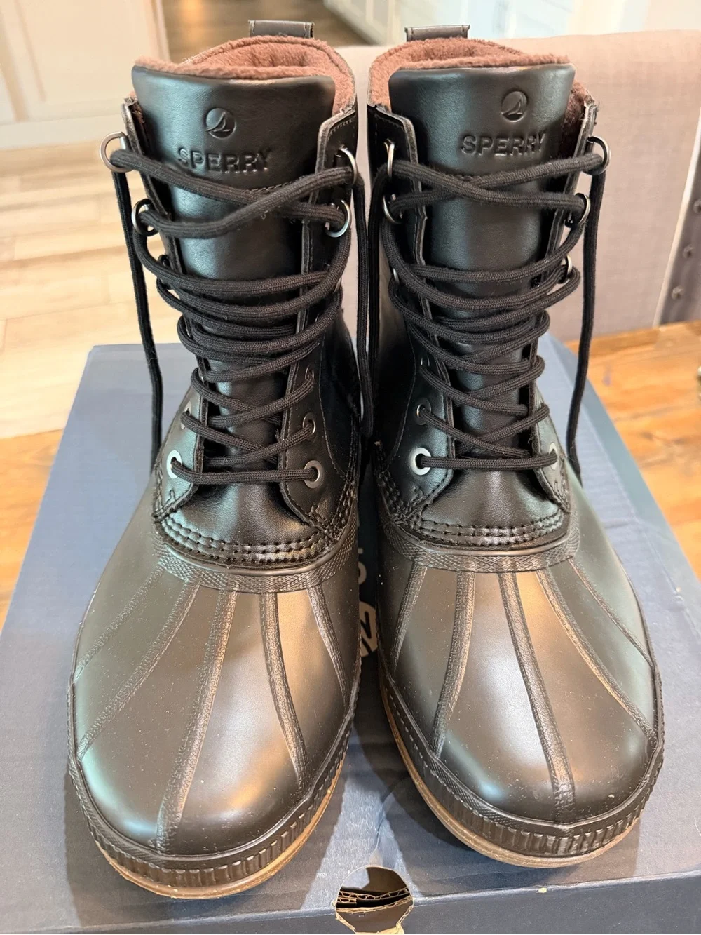 Men’s Sperry Ice Bay Chukka waterproof boots in black, size 10.5.